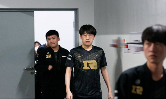 小组赛突围 小组赛突围